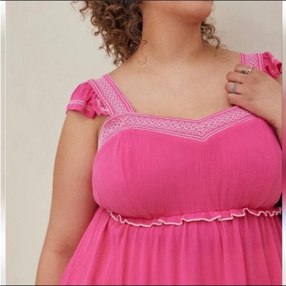 Torrid Babydoll Crinkle Gauze Embroidered Tiered Top - Barbie pink - Picture 4 of 7